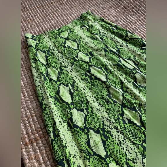 Motel skirt. Python print in lime green & black. Size small. High waisted - Picture 4 of 4
